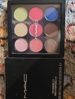 MAC Cosmetics 9-Color Eyeshadow Palette — Flamingo Park BRAND NEW